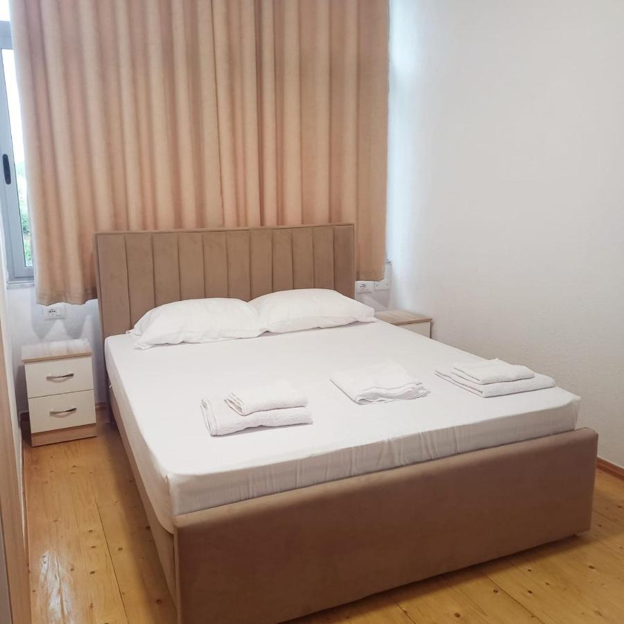 Hotel Eno Пермет Екстер'єр фото