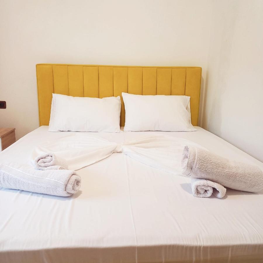 Hotel Eno Пермет Екстер'єр фото