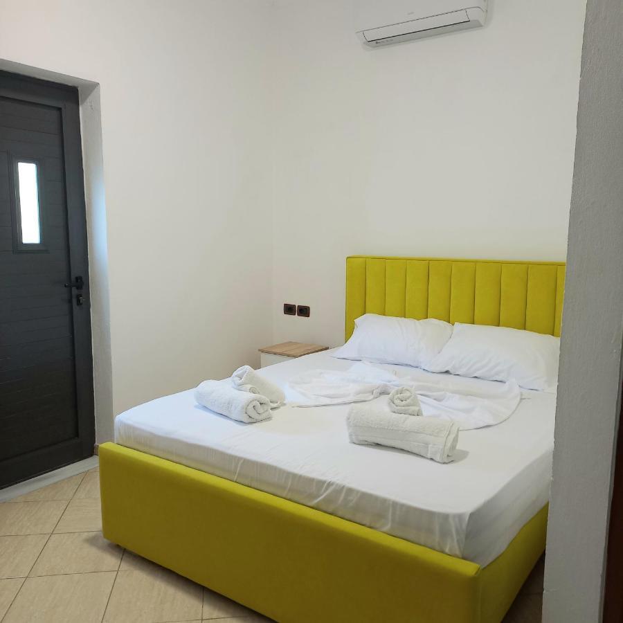 Hotel Eno Пермет Екстер'єр фото