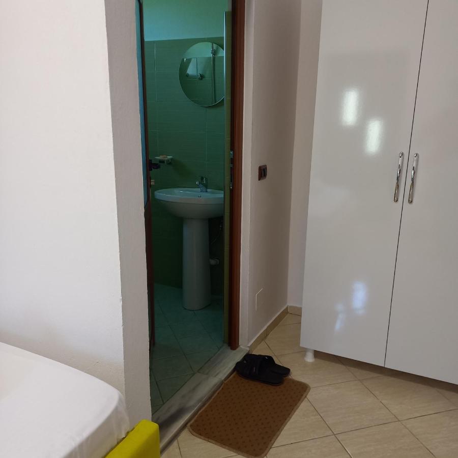 Hotel Eno Пермет Екстер'єр фото