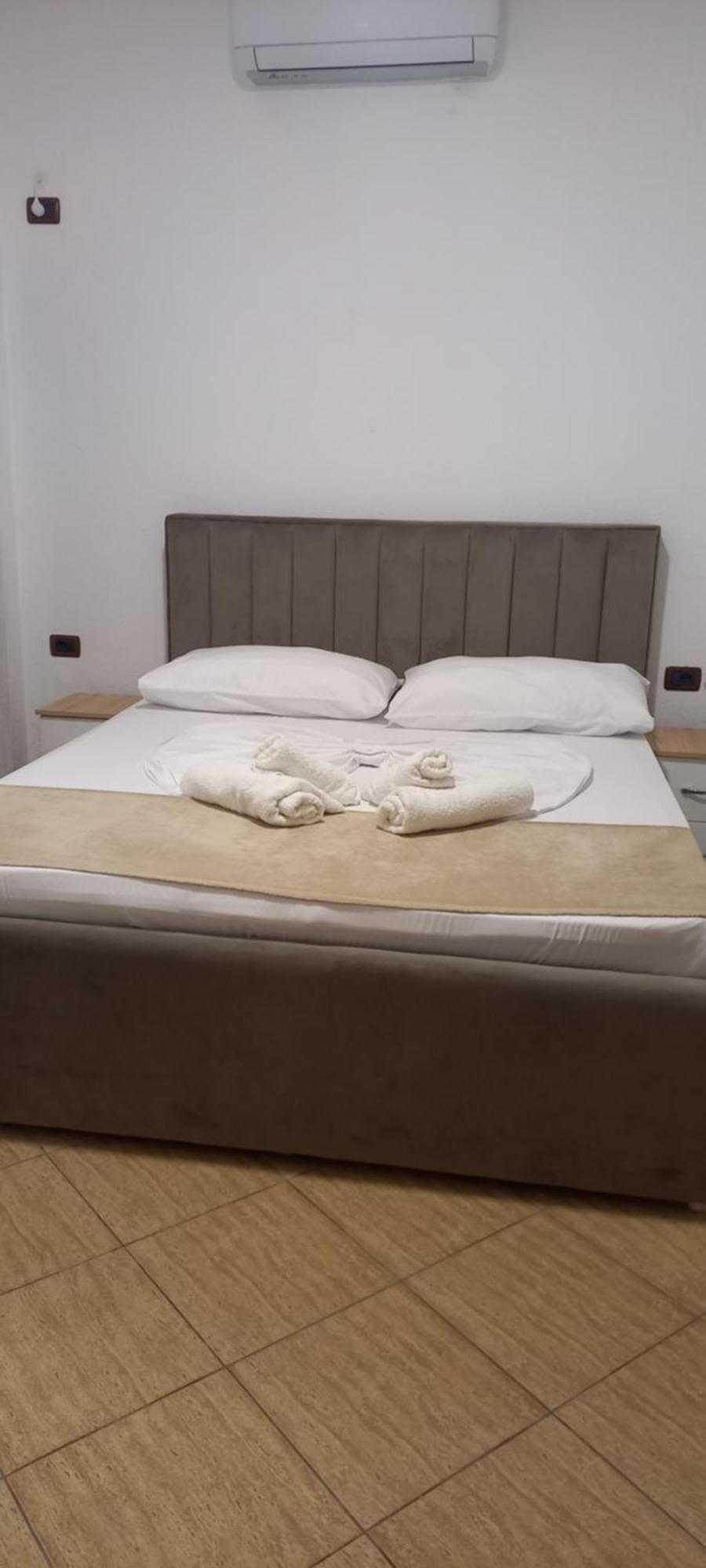 Hotel Eno Пермет Екстер'єр фото