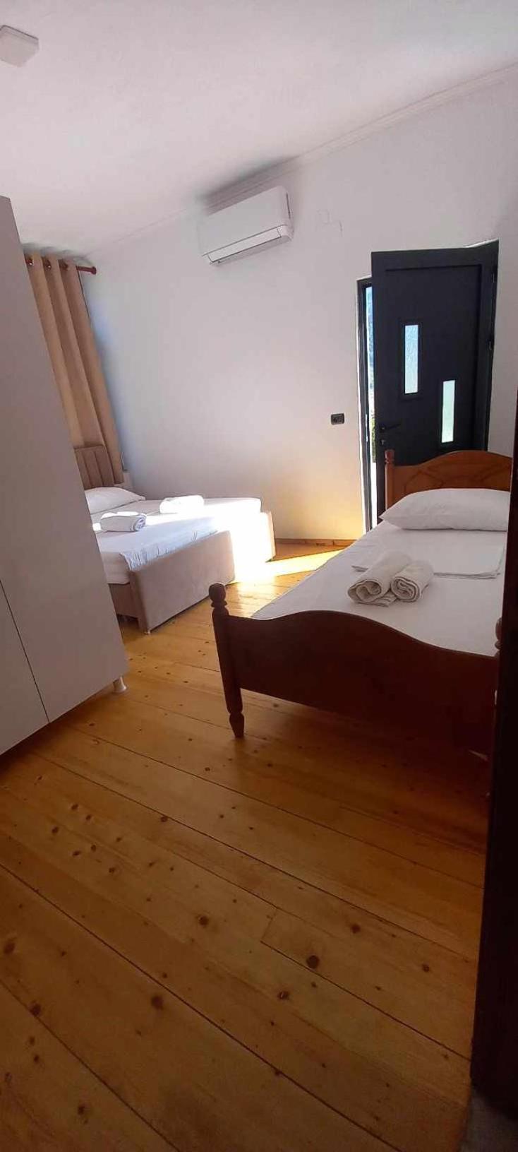 Hotel Eno Пермет Екстер'єр фото